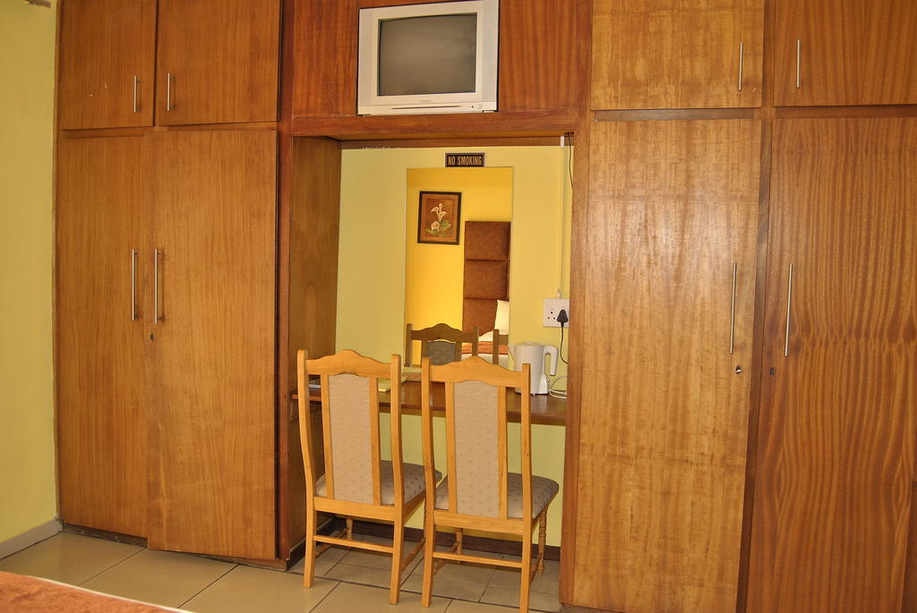 Ethen Guesthouse Polokwane Exterior photo